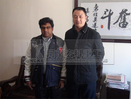 孟加拉客戶(hù)來(lái)我公司考察石灰回轉窯設備